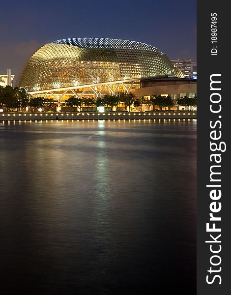 Esplanade Theatre on the Bay at dusk