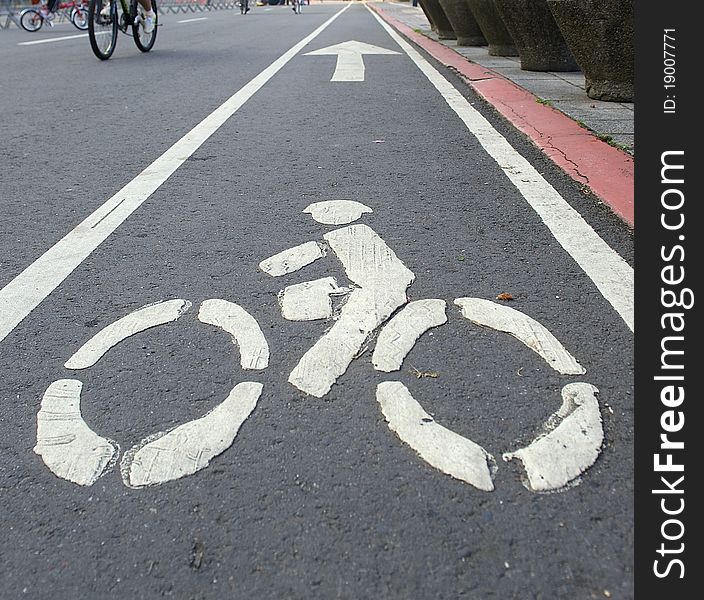 Bicycle road going faraway on the Taipei