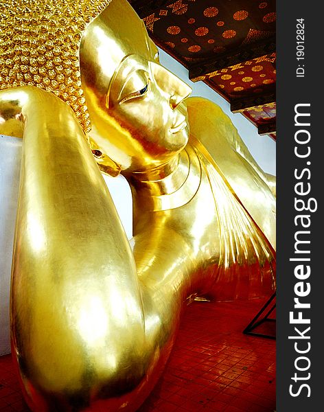 Buddha sleeping Buddha in the temple of Phra Pathom Chedi. Bangkok, Nakhon Pathom Province.