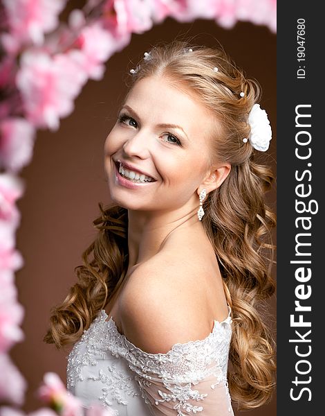 Image of luxury bride on a bright background