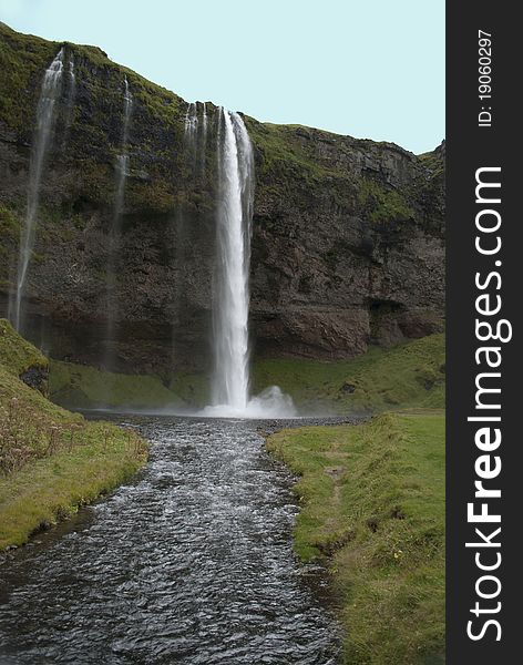 Seljalandsfoss waterfall