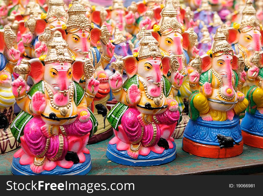 Ganesha dolls made of clay, hand painted at a local market