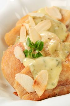 Roasted Chicken With Herb Sauce And Almonds Royalty Free Stock Images Roasted Chicken With Herb Sauce And Almonds Royalty Free Stock Images