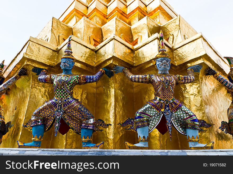 Guardian statue at Wat Phra Kaew