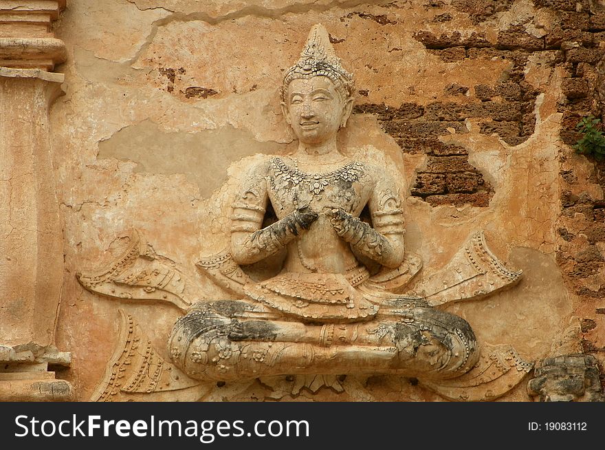 Thailand, Chiang Mai: statue of Wat Jedyod temple