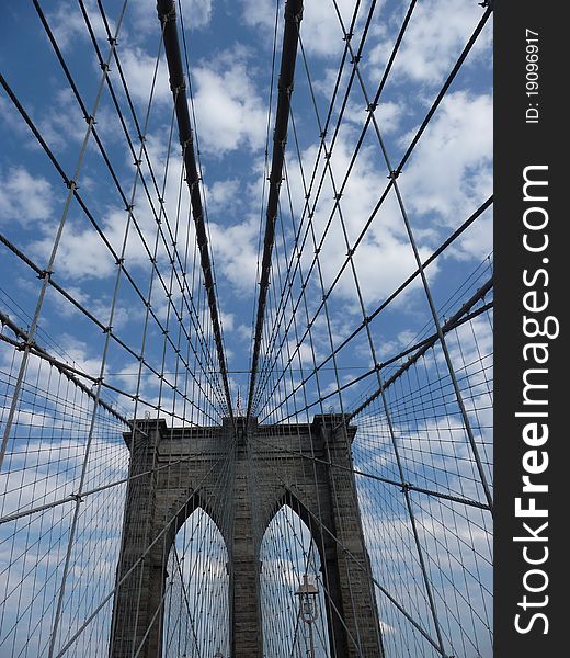 Sky thru the brooklyn bridge