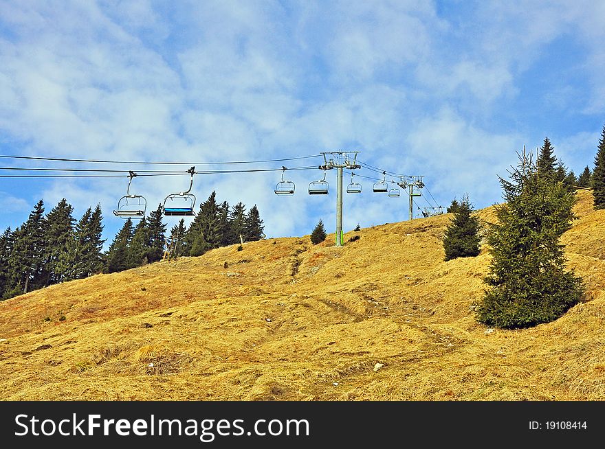 Cable chair transport to mountain top