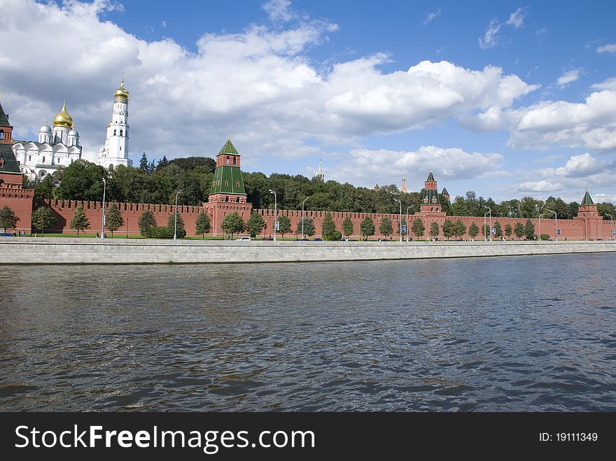 Photo of the Kremlin wall made in Moscow in the afternoon. Photo of the Kremlin wall made in Moscow in the afternoon