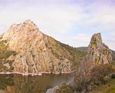 The Cliffs Of Monfragüe Royalty Free Stock Photos The Cliffs Of Monfragüe Royalty Free Stock Photos
