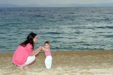 Free Mother With Her Baby At Beach Royalty Free Stock Photography - 19162487
