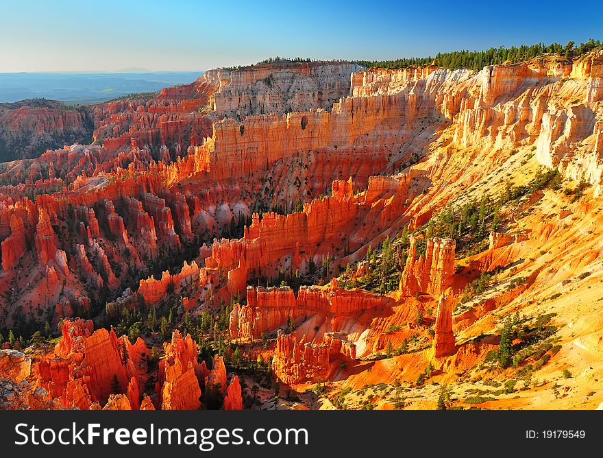 Bryce Canyon panorama with HooDoo rock formations