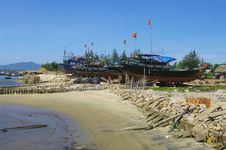 Vietnamese Fishing Boat In Lamparo Stock Photography