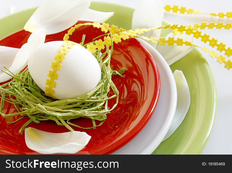 Table decoration with easter egg