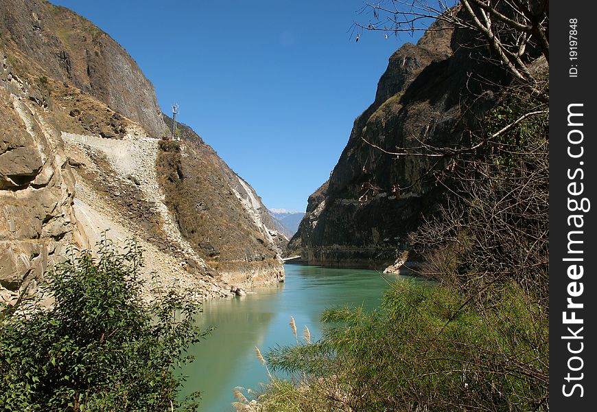 View of Tiger Jumping Gorge