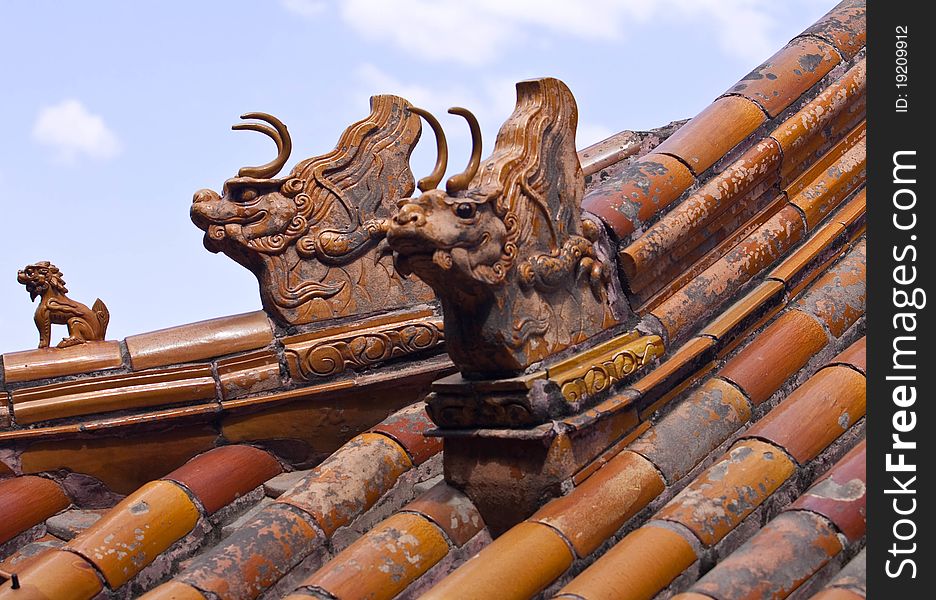 Idols on a roof. The Summer palace, Beijing, China