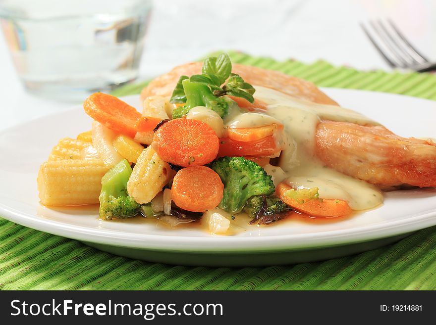 Chicken breast and mixed vegetables
