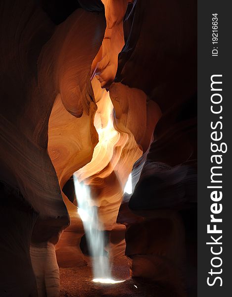The light beam，Upper Antelope Canyon, Page, AZ. The light beam，Upper Antelope Canyon, Page, AZ