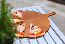 Pizza Sliced On The Wooden Board Royalty Free Stock Photo Pizza Sliced On The Wooden Board Royalty Free Stock Photo