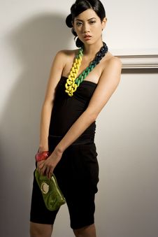 Asian Model With Handbag Royalty Free Stock Images Asian Model With Handbag Royalty Free Stock Images