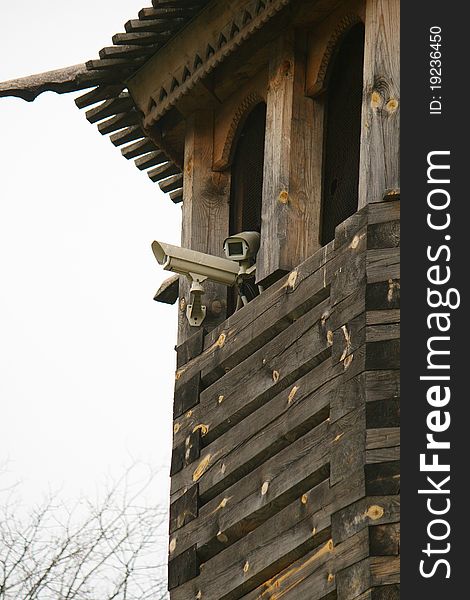 Cameras on wooden tower.