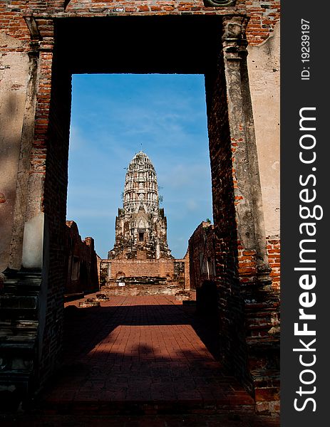 Wat Chaiwatthanaram  is another monastery; King Prasat Thong commanded it built. The great beauty has been reflected from the main stupa and its satellite stupas along the gallery, an architecture influenced by Khmer. Wat Chaiwatthanaram  is another monastery; King Prasat Thong commanded it built. The great beauty has been reflected from the main stupa and its satellite stupas along the gallery, an architecture influenced by Khmer.