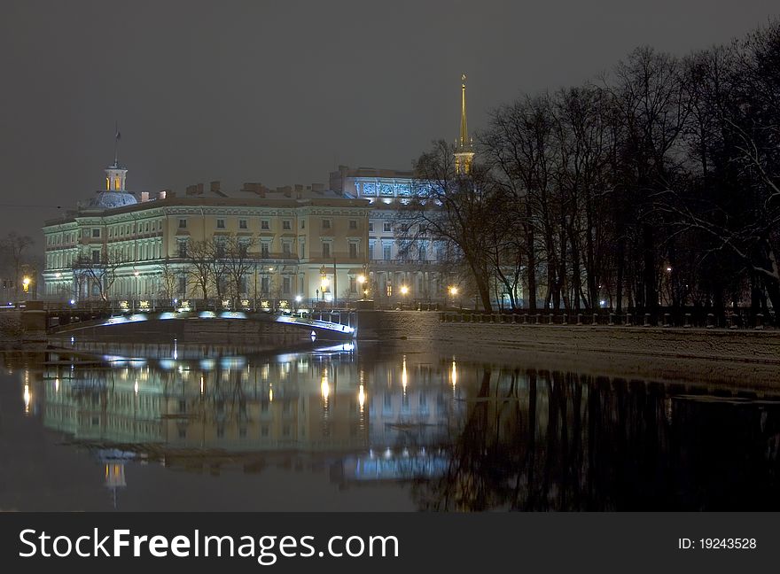 Mikhailovsky Castle. St.-Petersburg Night, river