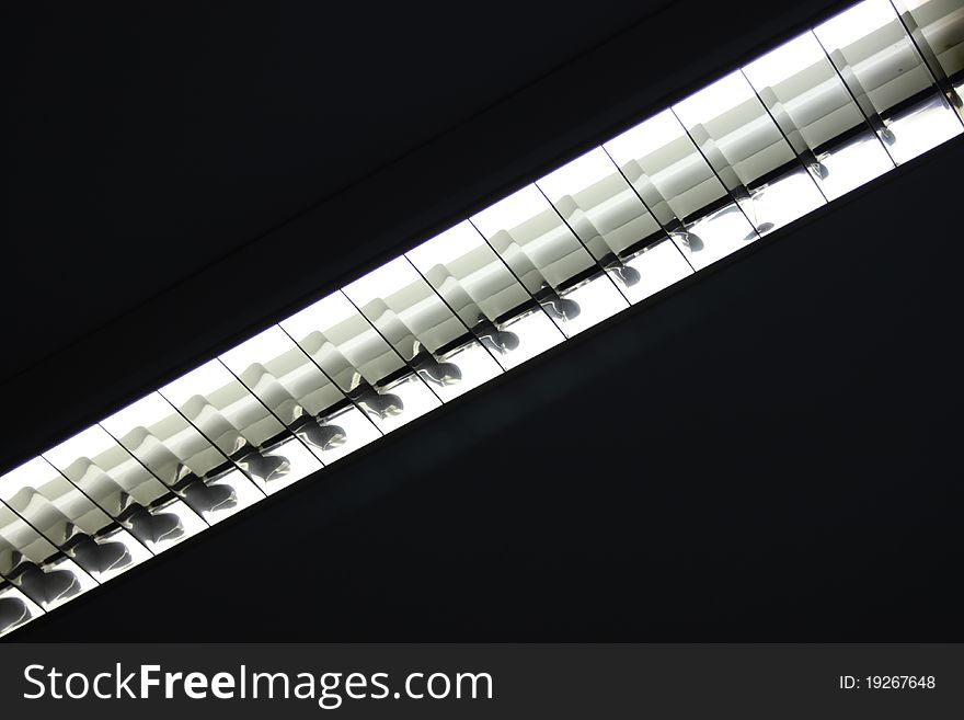 Fluorescent light at high f-stop with dark background