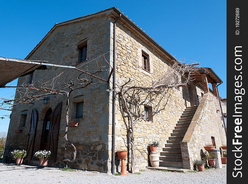 Stone farmhouse in Umbria near Lake Trasimeno