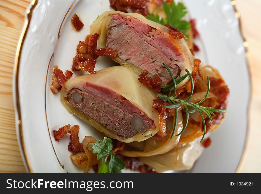 Sirloin in the sauerkraut