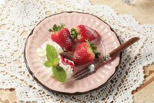 Strawberries With Cream Stock Images Strawberries With Cream Stock Images