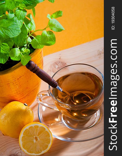 mint and lemon as a natural medicine. mint and lemon as a natural medicine