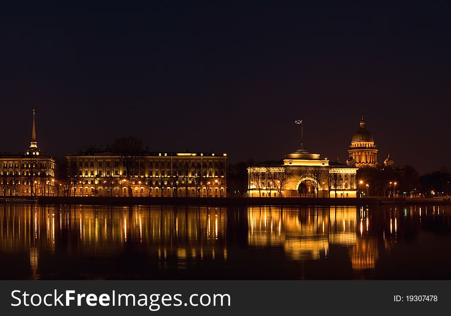 The building of the Admiralty and St. Isaac's Cathedral at night