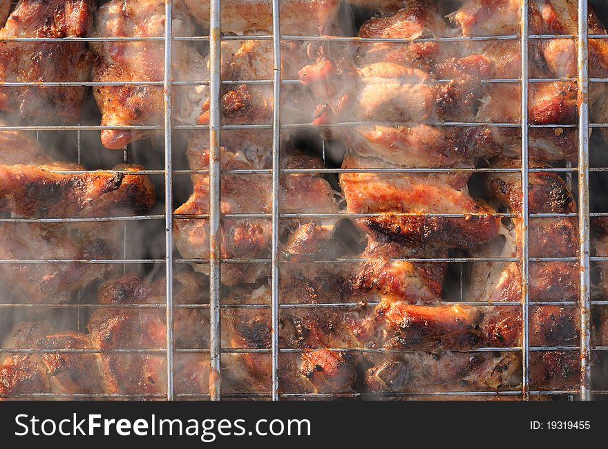 Smoking barbecue in the lattice