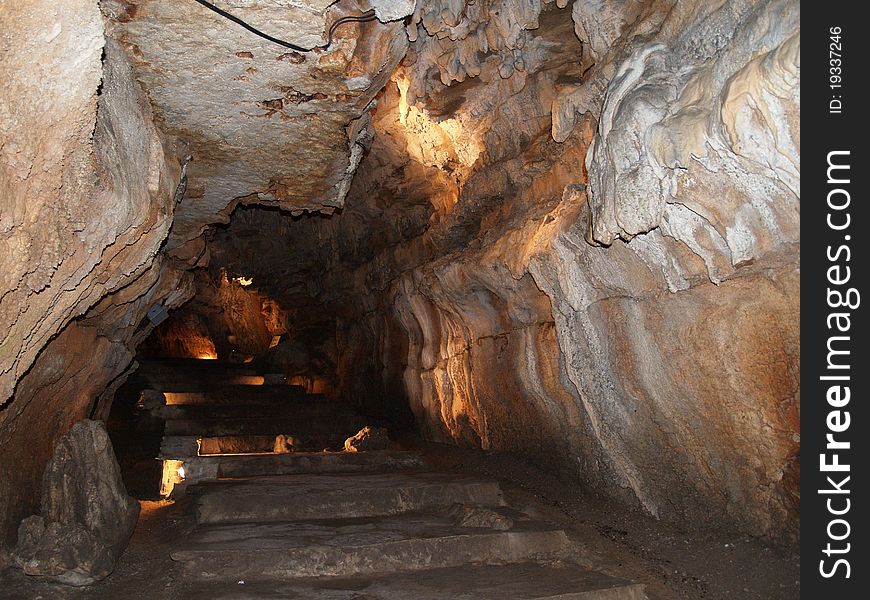 Kentucky caverns,cave,kentucky down under