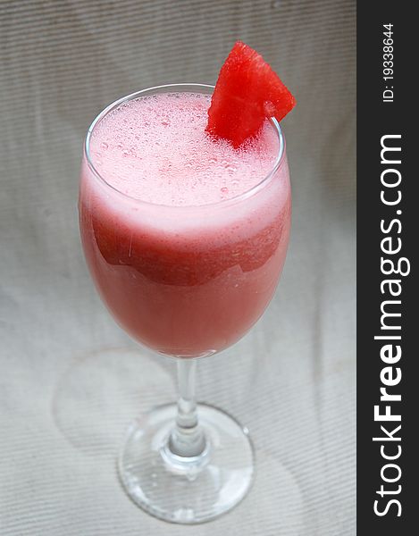 Image of watermelon juice on glass