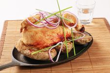 Roast Chicken And Potatoes Royalty Free Stock Images Roast Chicken And Potatoes Royalty Free Stock Images