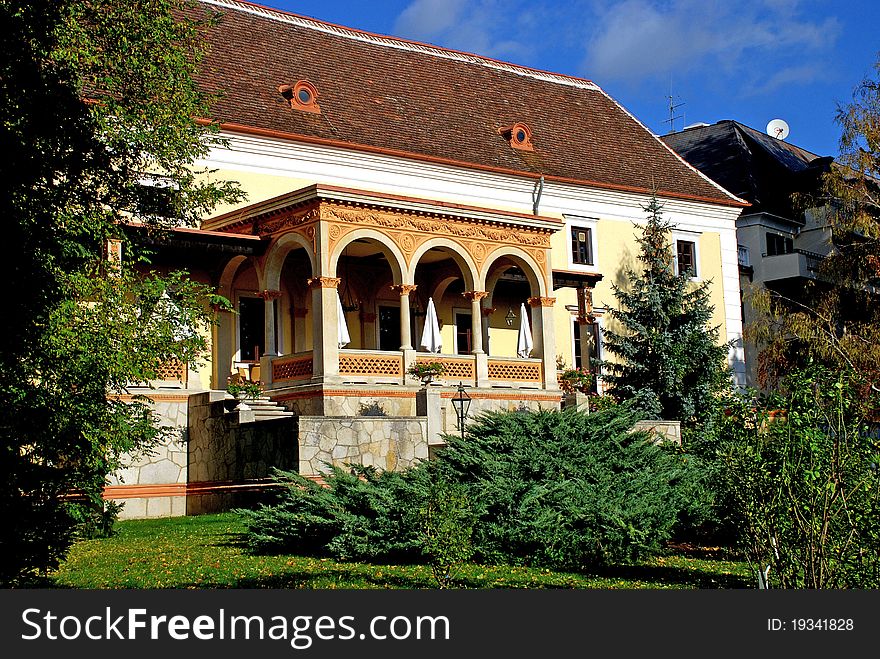 Old luxury european mansion in autumn Doblhoffpark (Austria). Old luxury european mansion in autumn Doblhoffpark (Austria)