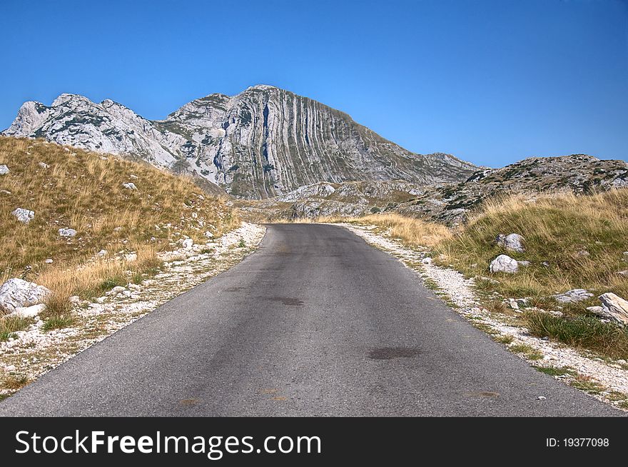 Asphalt road in mountains, Montenegro Dormitor