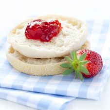 English Muffin With Jam Royalty Free Stock Images English Muffin With Jam Royalty Free Stock Images