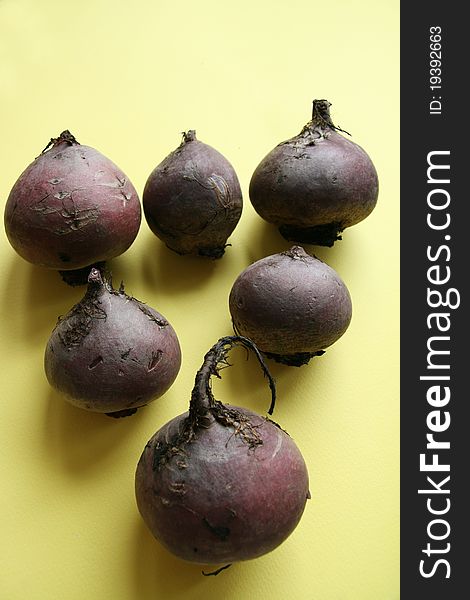 Edible root crop (beets, six)