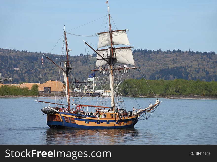 Galleon sailing the Columbia river near Longview WA. Galleon sailing the Columbia river near Longview WA.