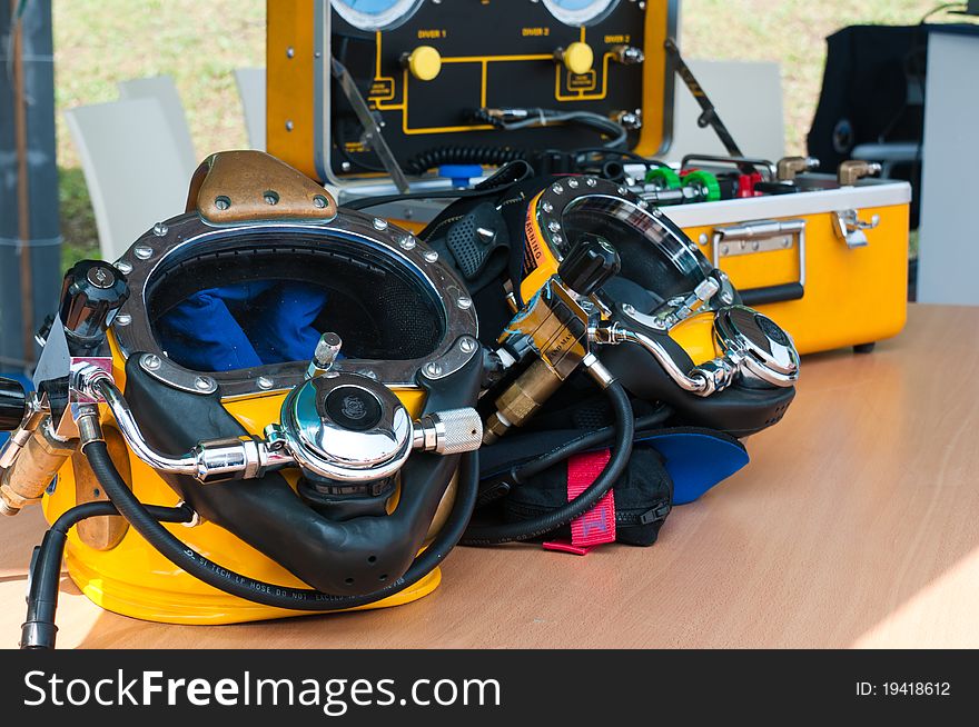 Equipment for salvation deep-sea divers. Equipment for salvation deep-sea divers