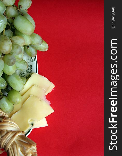 Healthy meal (grapes and cheeses)