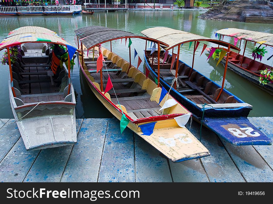 Traditional Thai boats Used to transport water from the ancient.