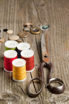 Scissors, Threads And Buttons Royalty Free Stock Images Scissors, Threads And Buttons Royalty Free Stock Images