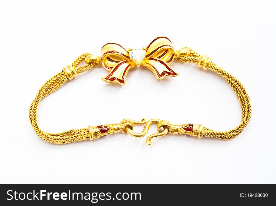 A bracelet gold for lady