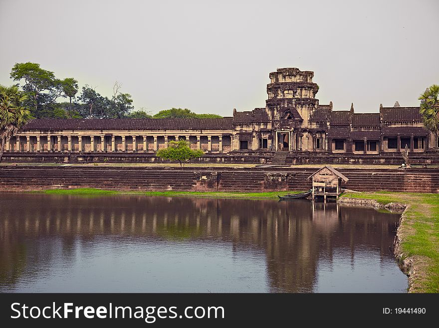 Photo Angkor Wat - ancient Khmer temple in Cambodia. UNESCO world heritage site