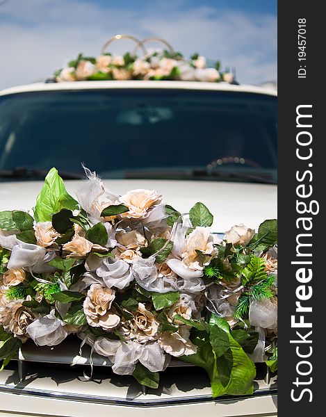Flowers decoration of wedding car
