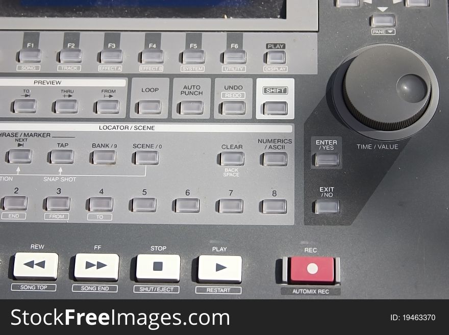 A digital audio mixer/sequencer used by musicians, bands and others to record sound and mix audio.