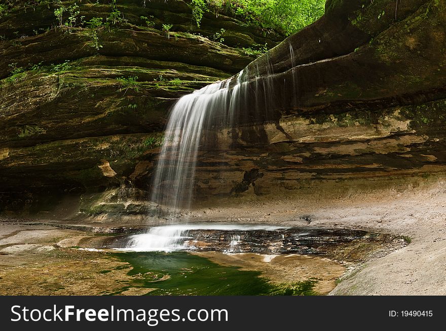 Waterfall  in Starved Rock State Park, Illinois.